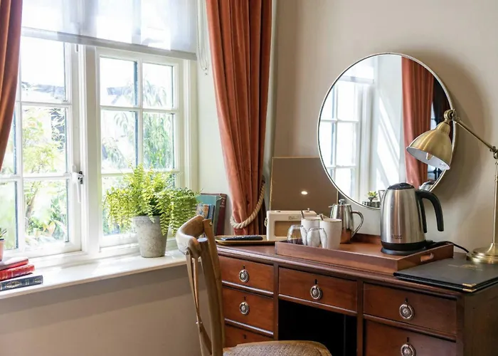 High Corner Inn